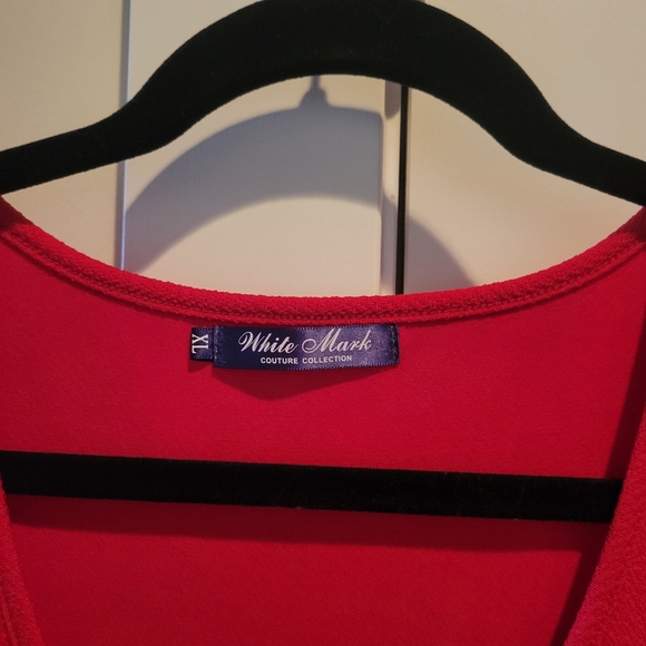 Little red dress - Picture 2 of 3